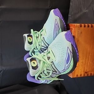 New Balance fresh foamx 860 v12 womens size 8